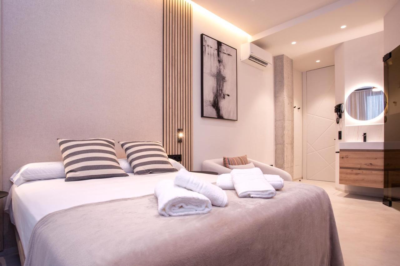 Magnificent Renovated 2Bd 2Bth Duplex With Backyard - City Centre 马拉加 外观 照片